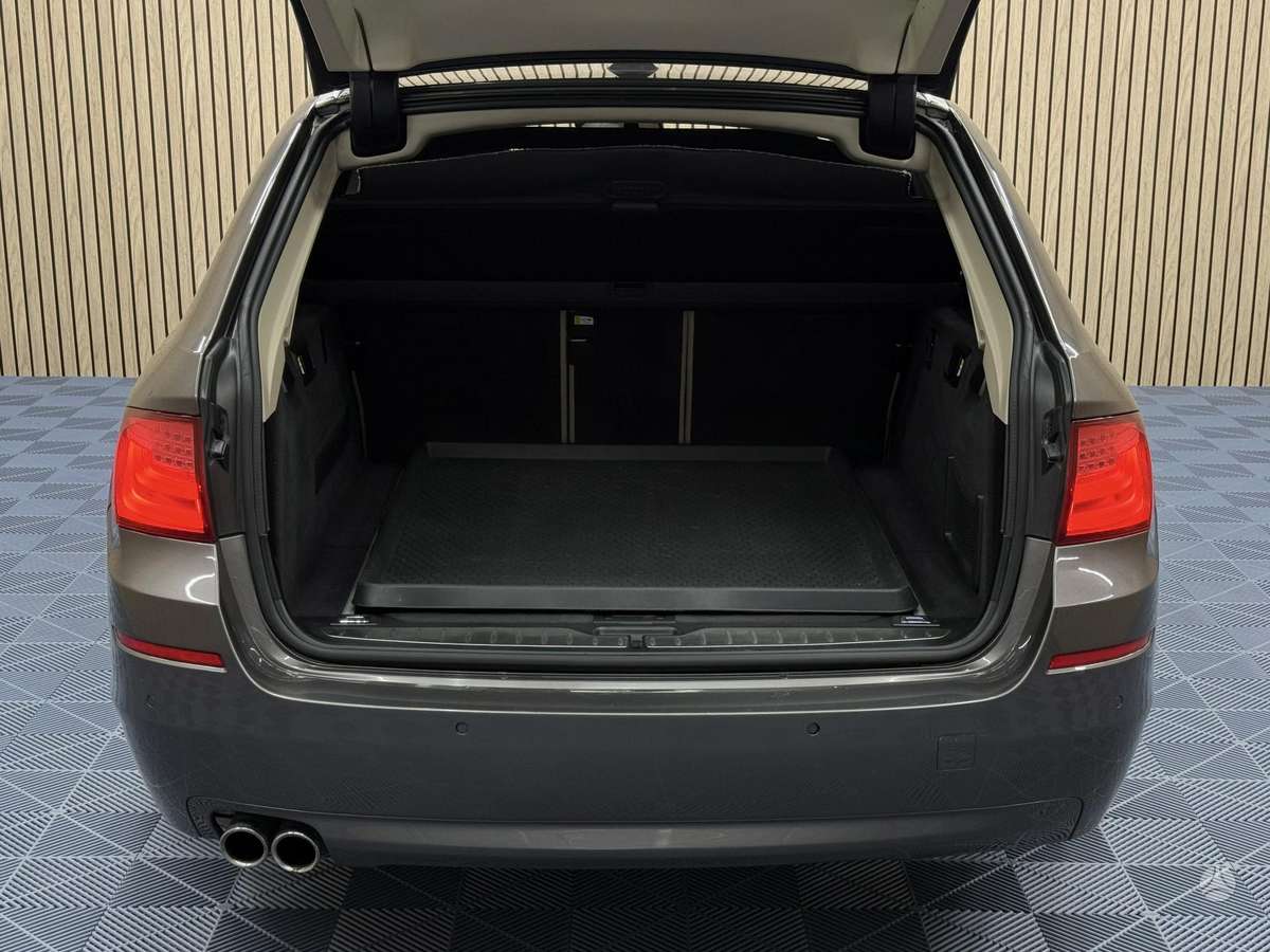 BMW 525 2011 — photo 13