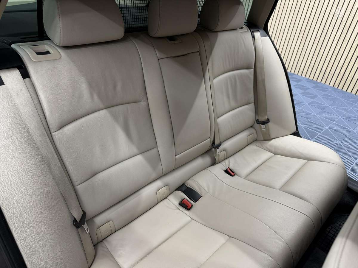 BMW 525 2011 — photo 15