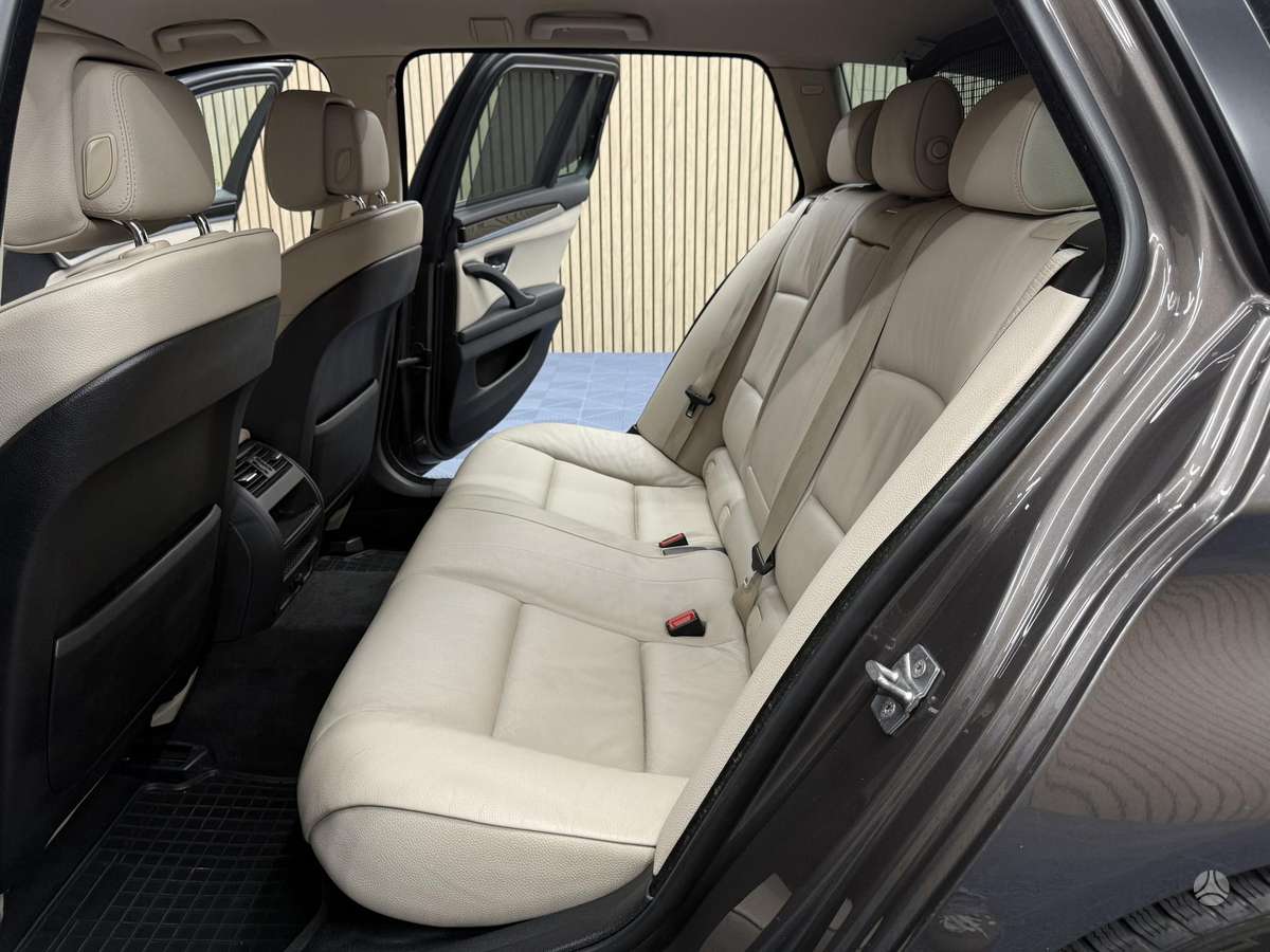 BMW 525 2011 — photo 16