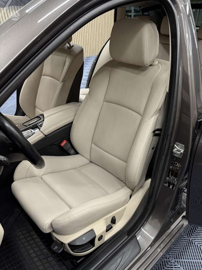 BMW 525 2011 — photo 18