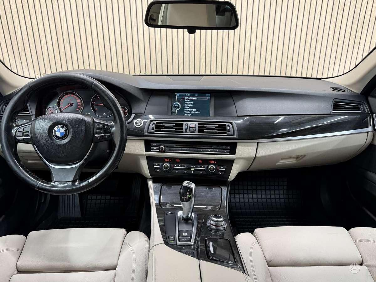 BMW 525 2011 — photo 21