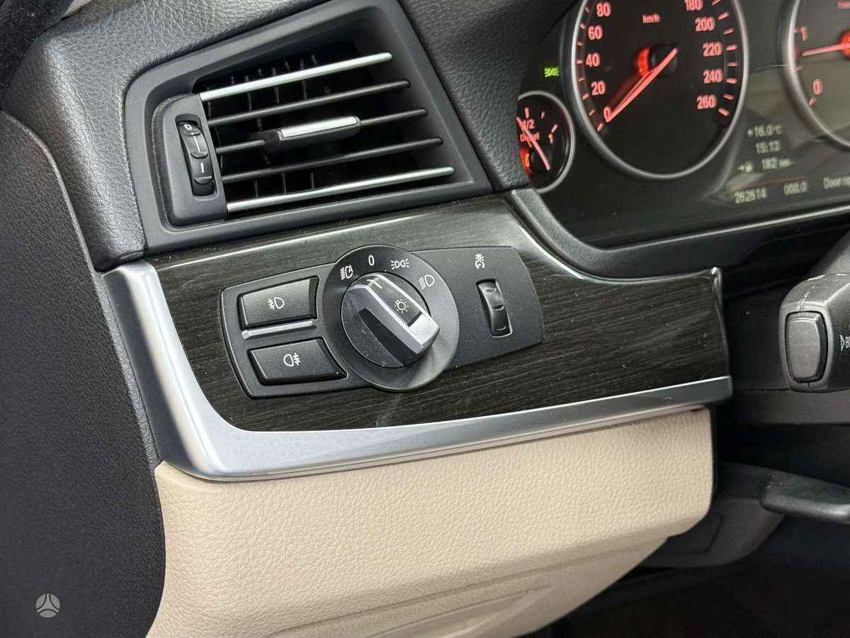 BMW 525 2011 — photo 24