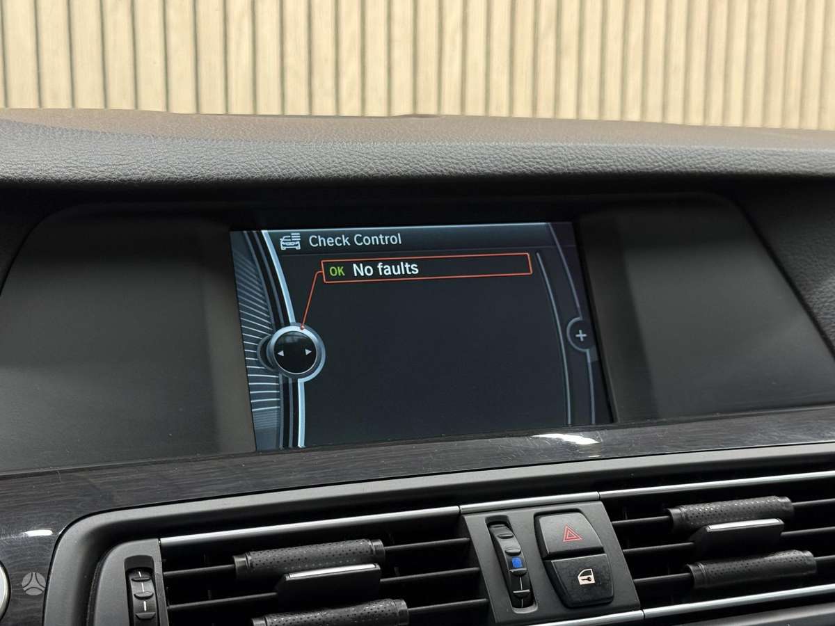 BMW 525 2011 — photo 27