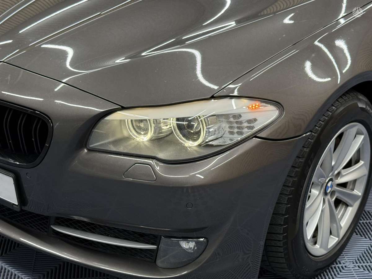 BMW 525 2011 — photo 32