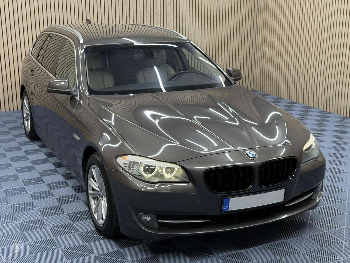 BMW 525 2011 — photo 8