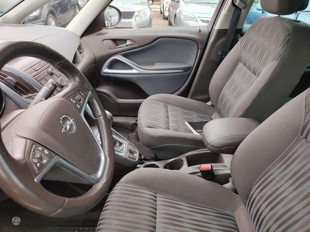 Opel Zafira 2014 — engine 1400 cm³, 140 HP (103kW)
