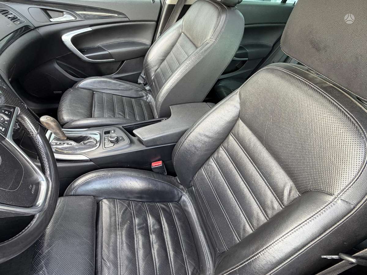 Opel Insignia 2009 — photo 10