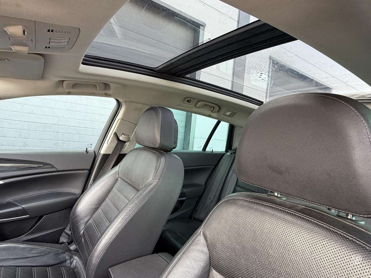 Opel Insignia 2009 — photo 11
