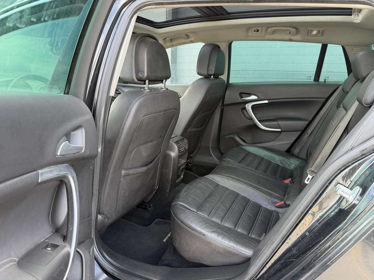Opel Insignia 2009 — photo 13
