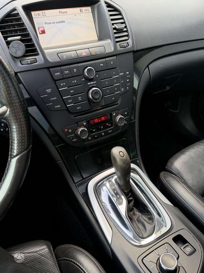 Opel Insignia 2009 — photo 18