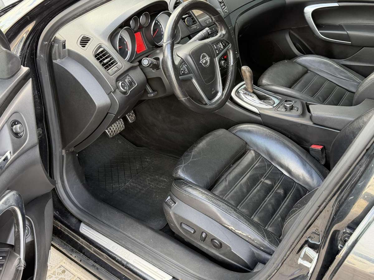 Opel Insignia 2009 — photo 9