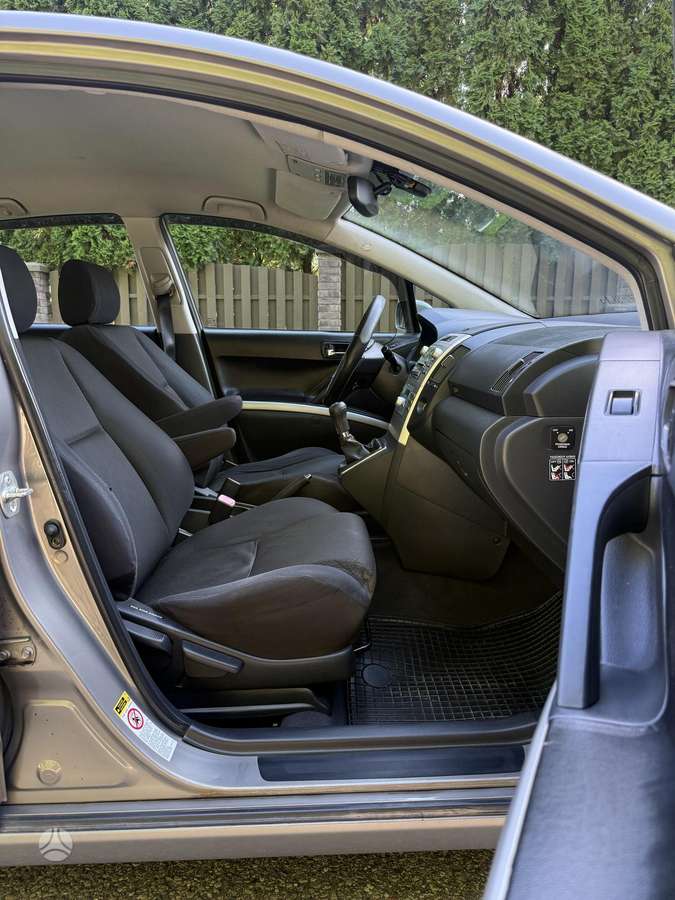 Toyota Corolla 2005 — photo 12