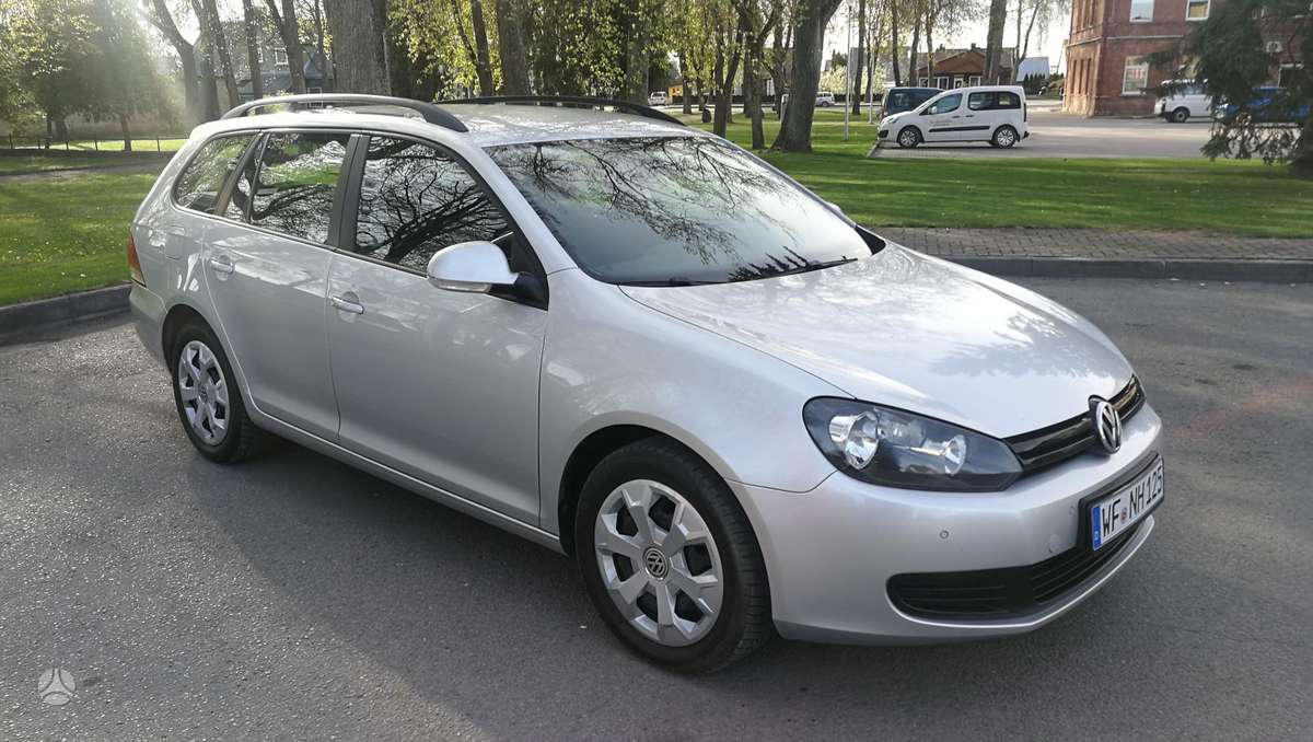 Volkswagen Golf 2011 — вигляд ззаду