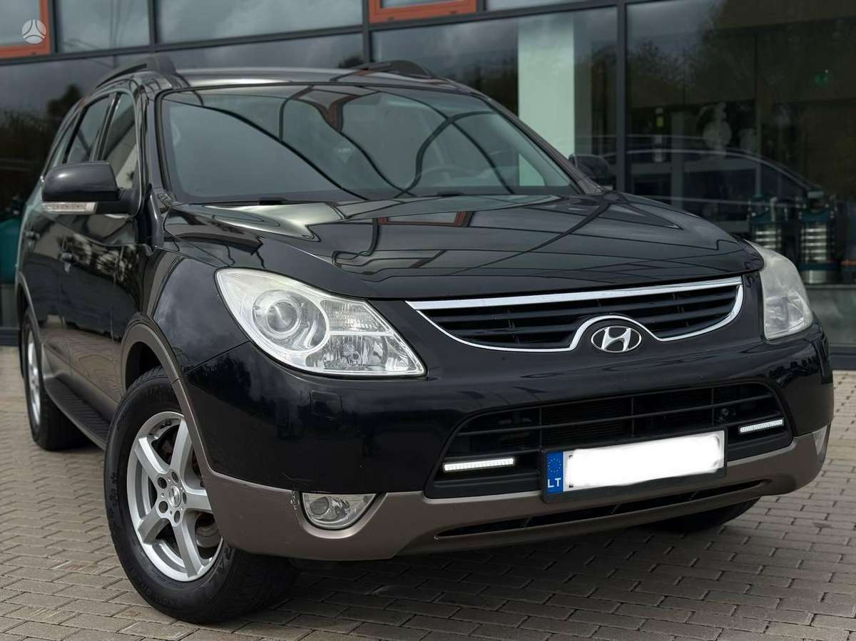 Hyundai ix55 2011 — rear view