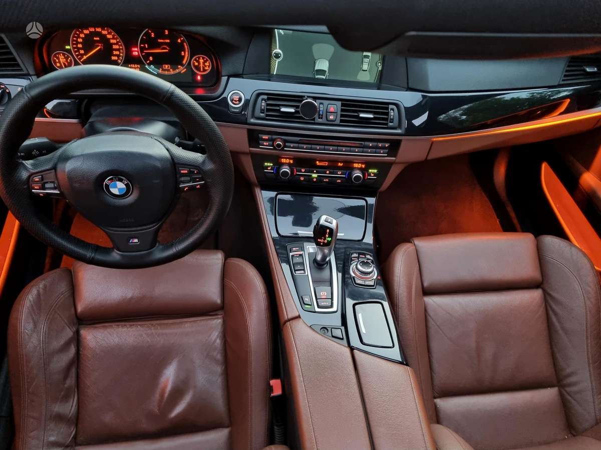 BMW 525 2011 — photo 9