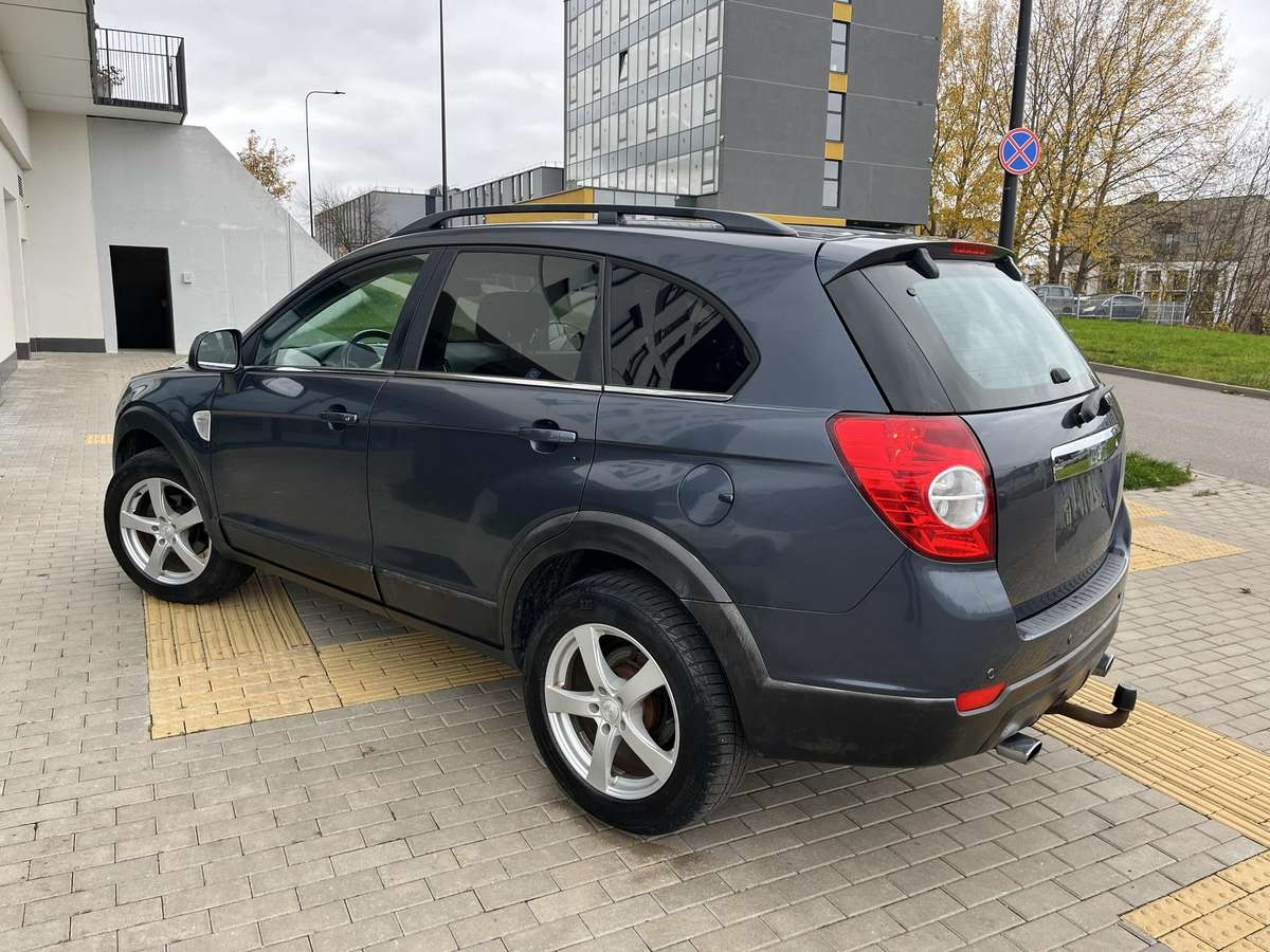 Chevrolet Captiva 2009 — салон