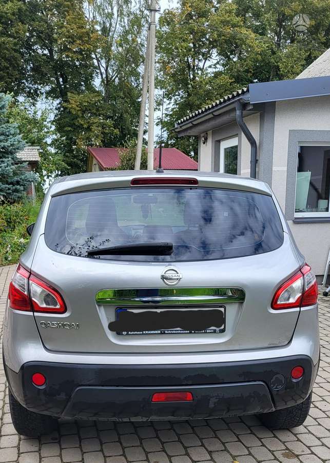 Nissan Qashqai 2011 — engine 1598 cm³, 117 HP (86kW)