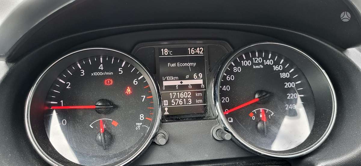 Nissan Qashqai 2011 — photo 9