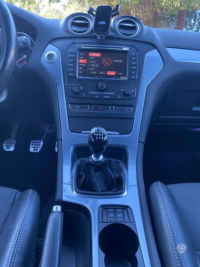 Ford Mondeo 2012 — photo 17