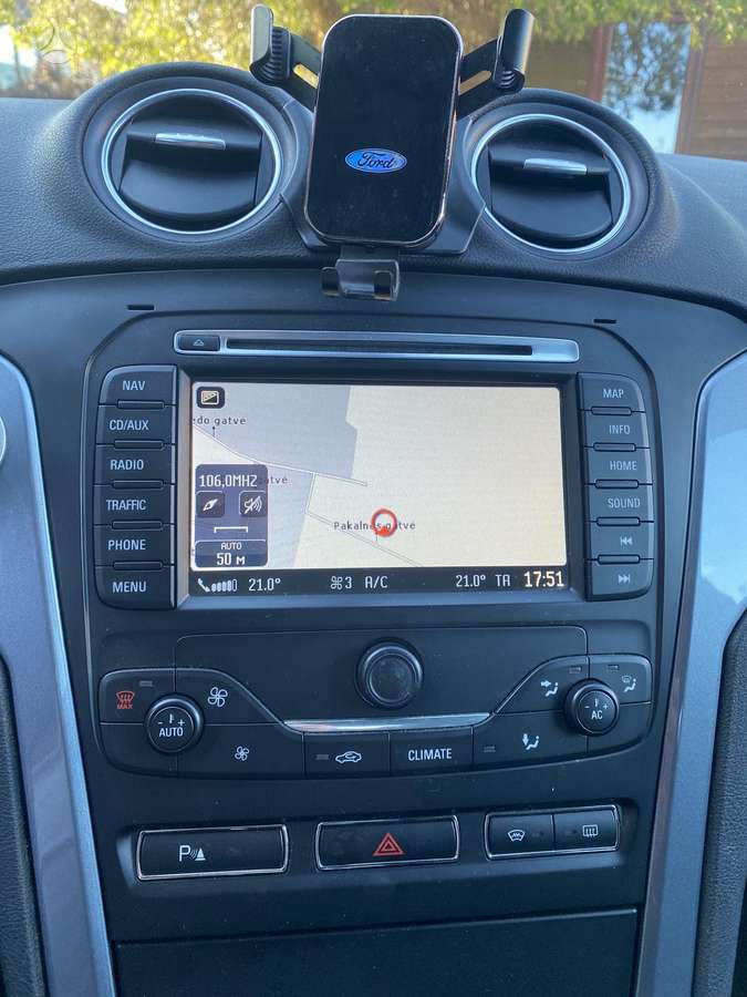 Ford Mondeo 2012 — photo 18