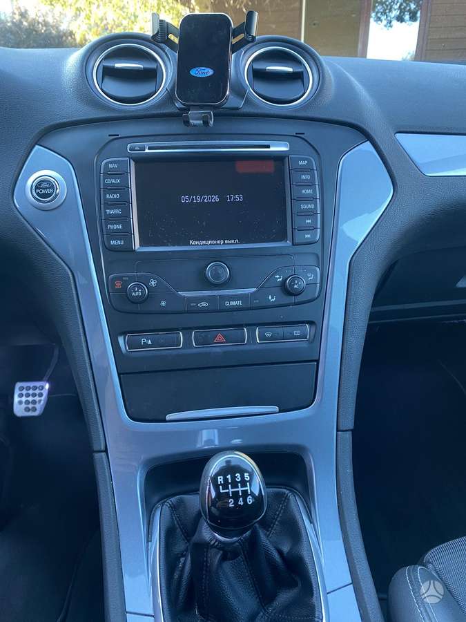 Ford Mondeo 2012 — photo 20