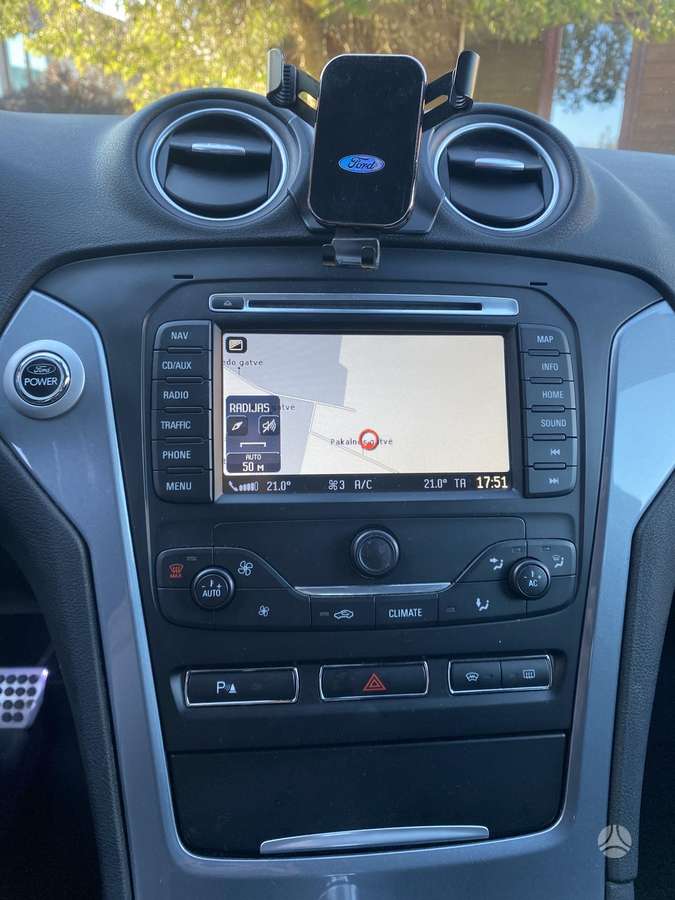 Ford Mondeo 2012 — photo 21