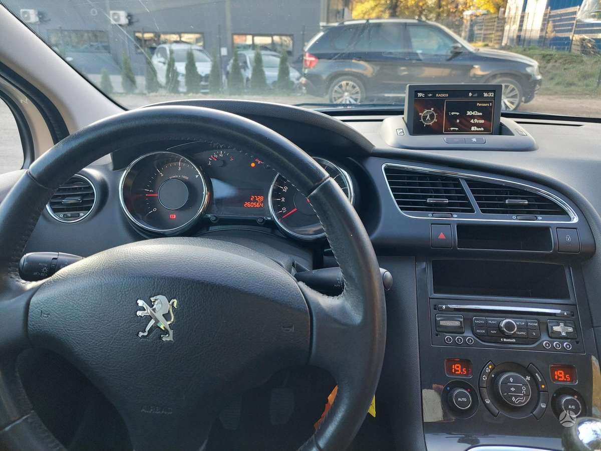 Peugeot 3008 2015 — photo 11
