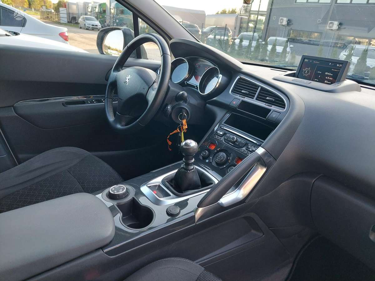 Peugeot 3008 2015 — photo 16