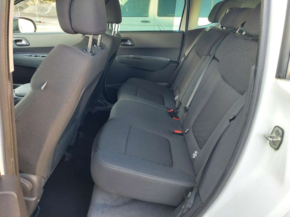 Peugeot 3008 2015 — photo 17