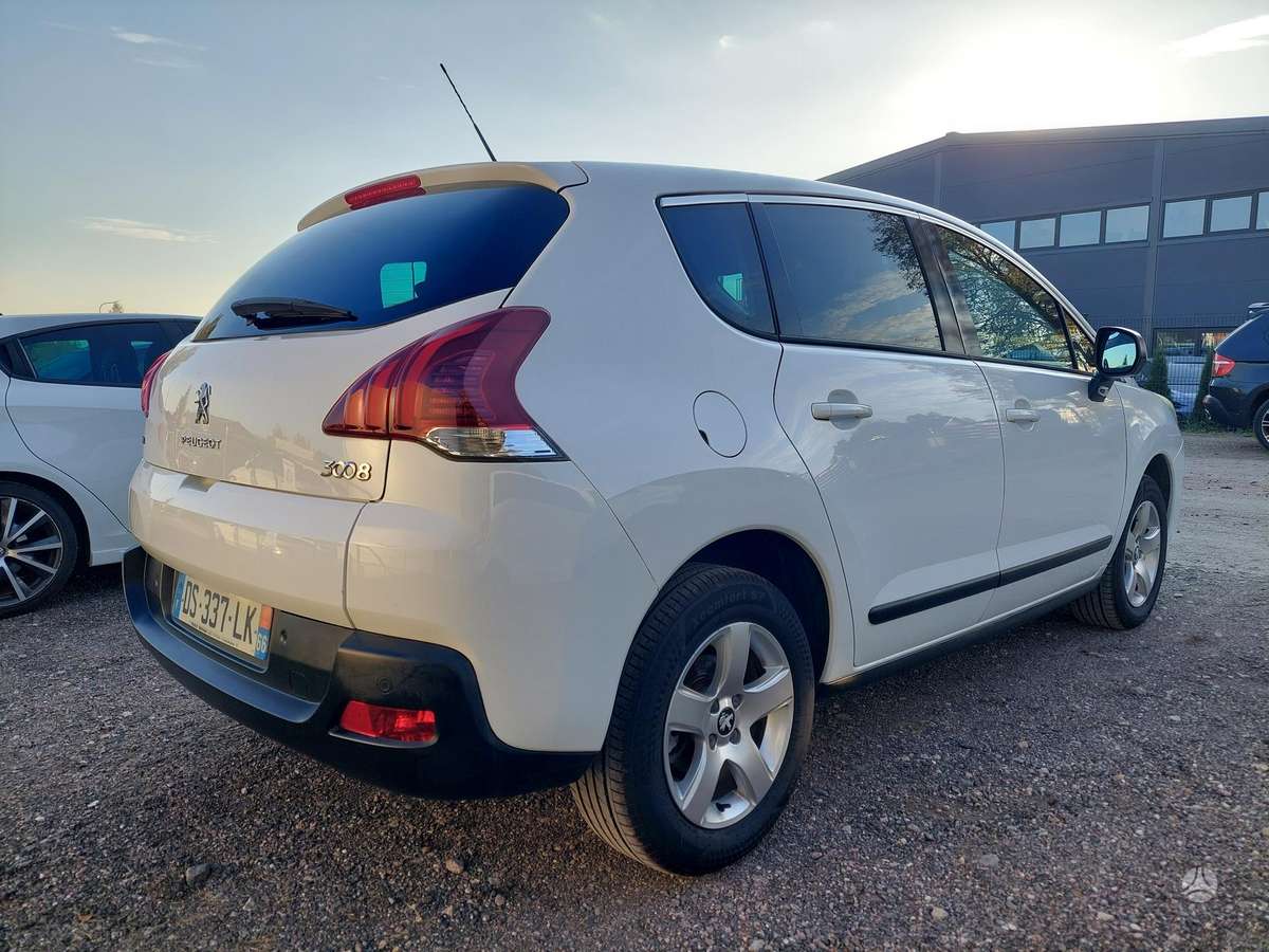 Peugeot 3008 2015 — engine 1560 cm³, 120 HP (88kW)