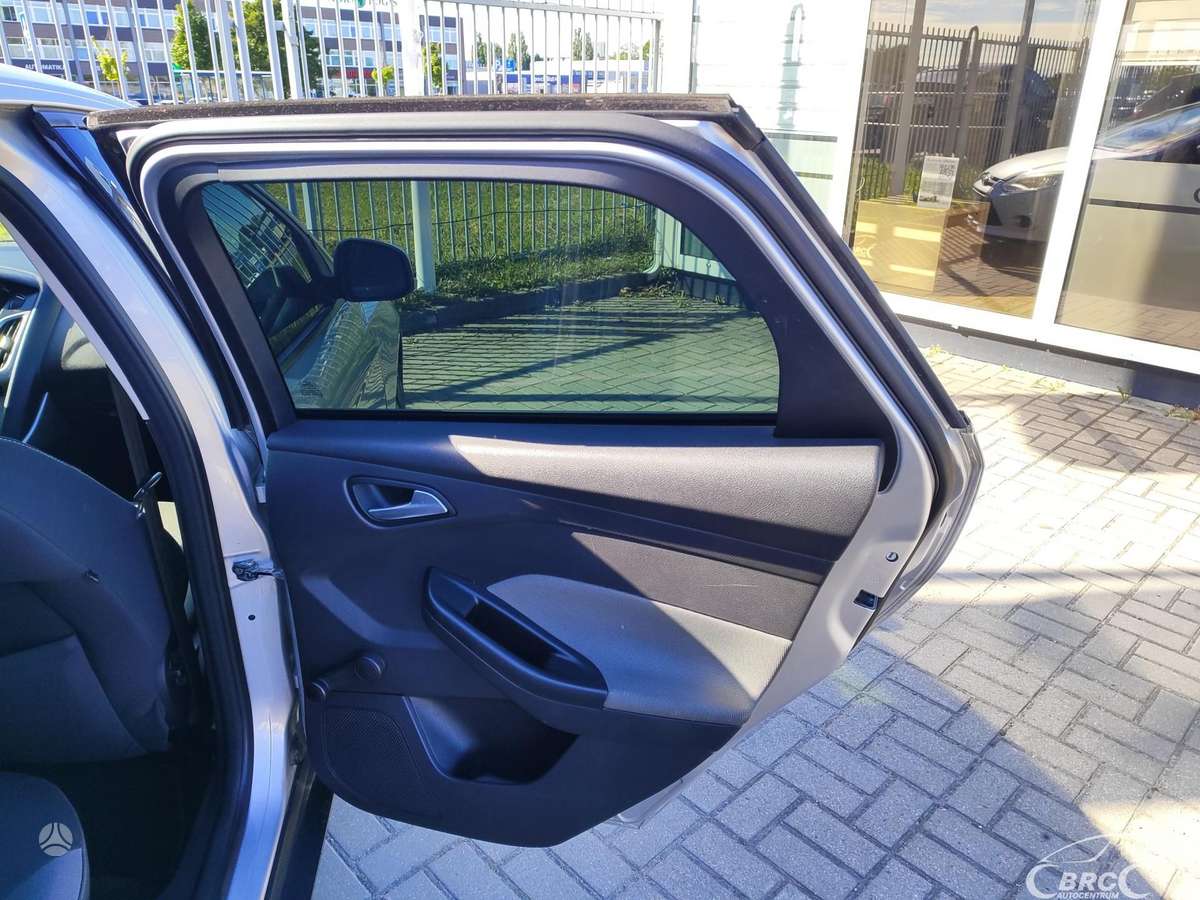 Ford Focus 2012 — photo 10