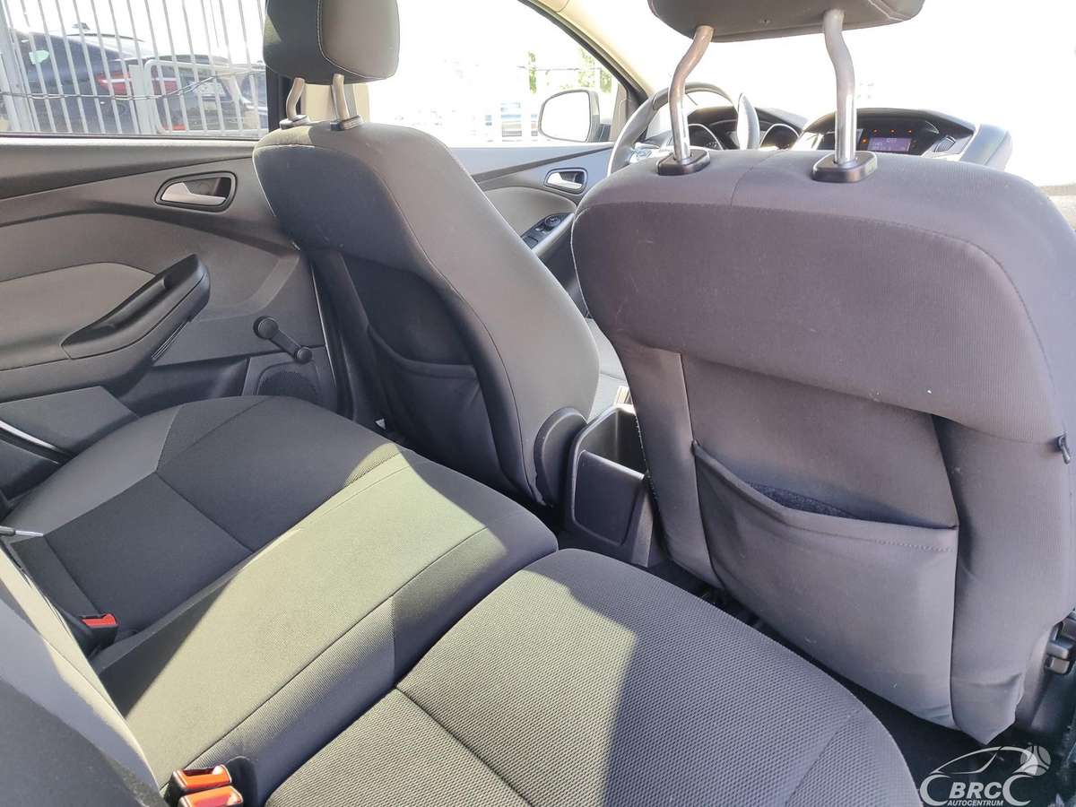 Ford Focus 2012 — photo 12