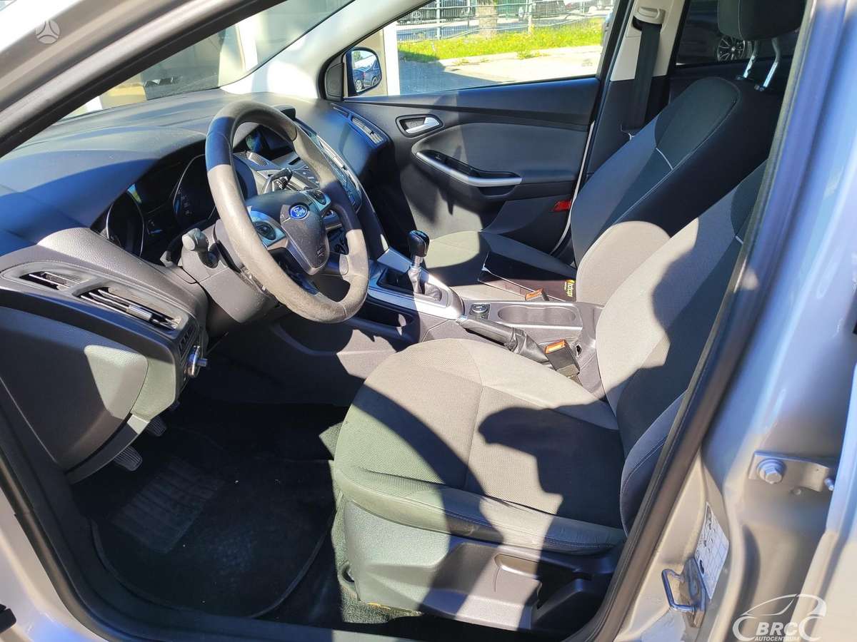 Ford Focus 2012 — photo 19
