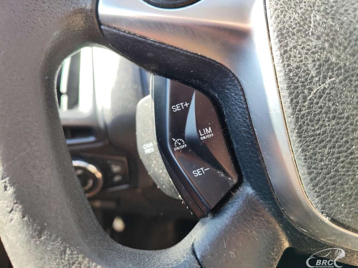 Ford Focus 2012 — photo 24