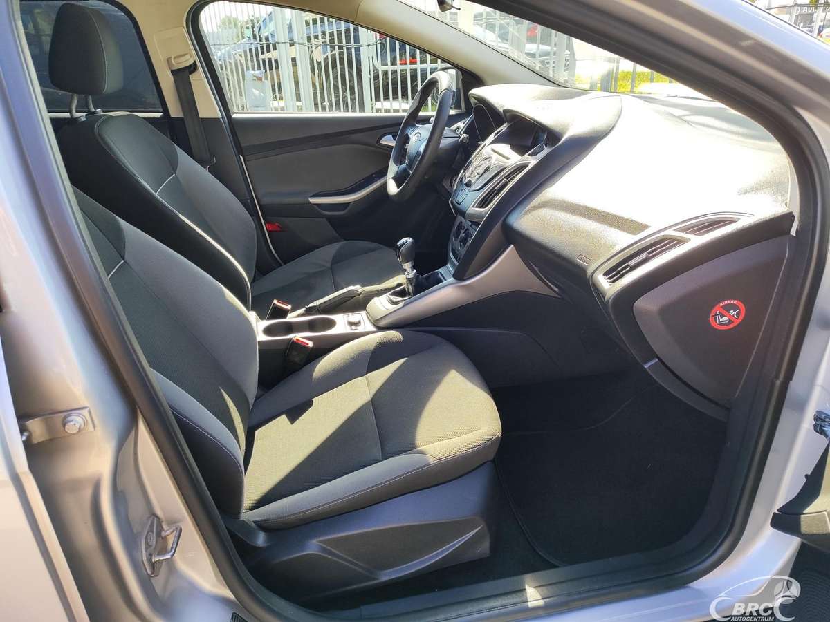 Ford Focus 2012 — photo 8