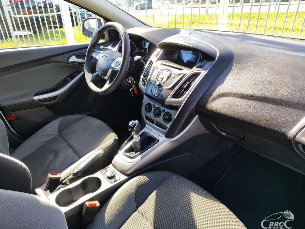 Ford Focus 2012 — photo 9