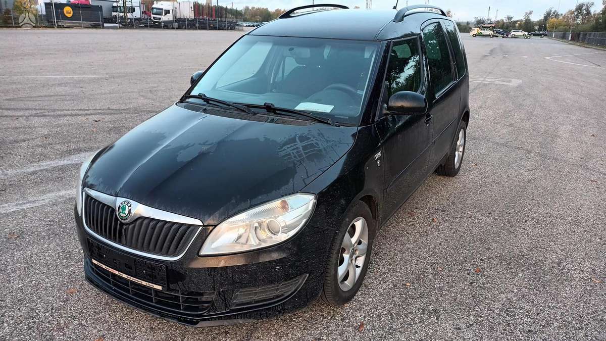 Skoda Roomster 2011 — салон