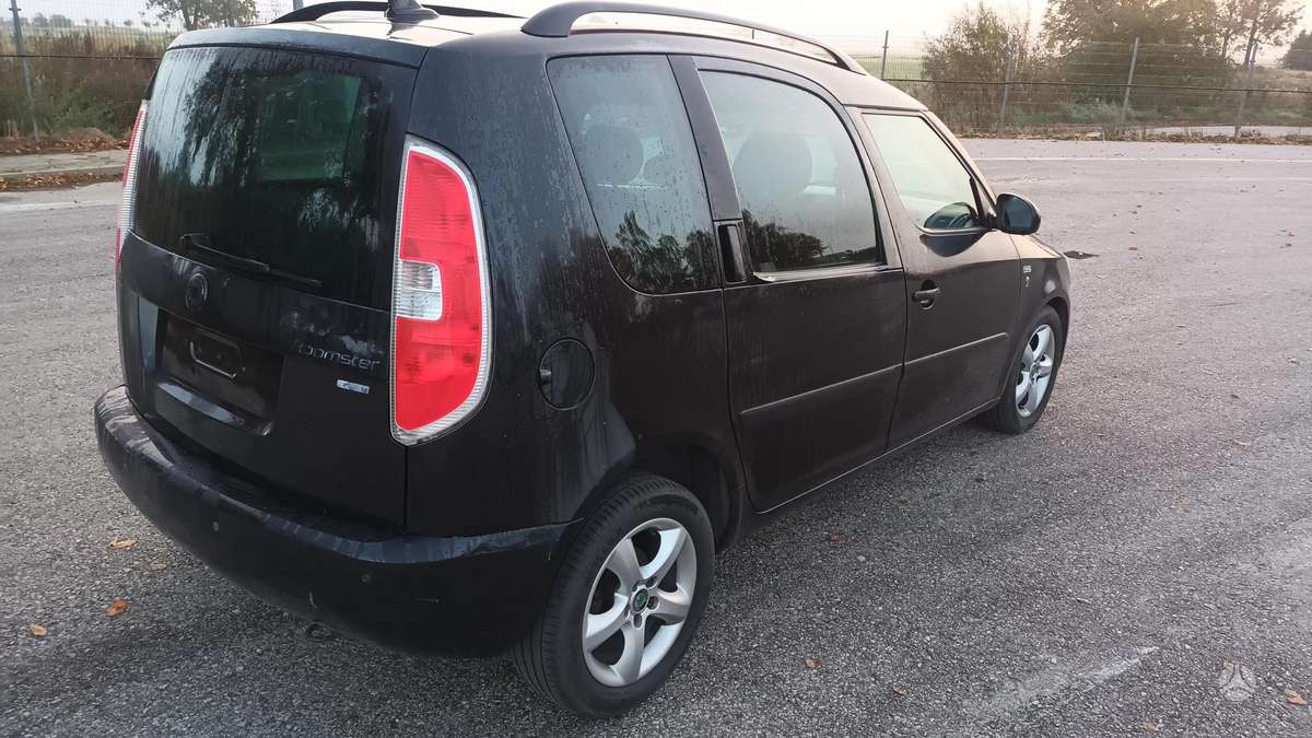 Skoda Roomster 2011 — двигун 1598 cm³
