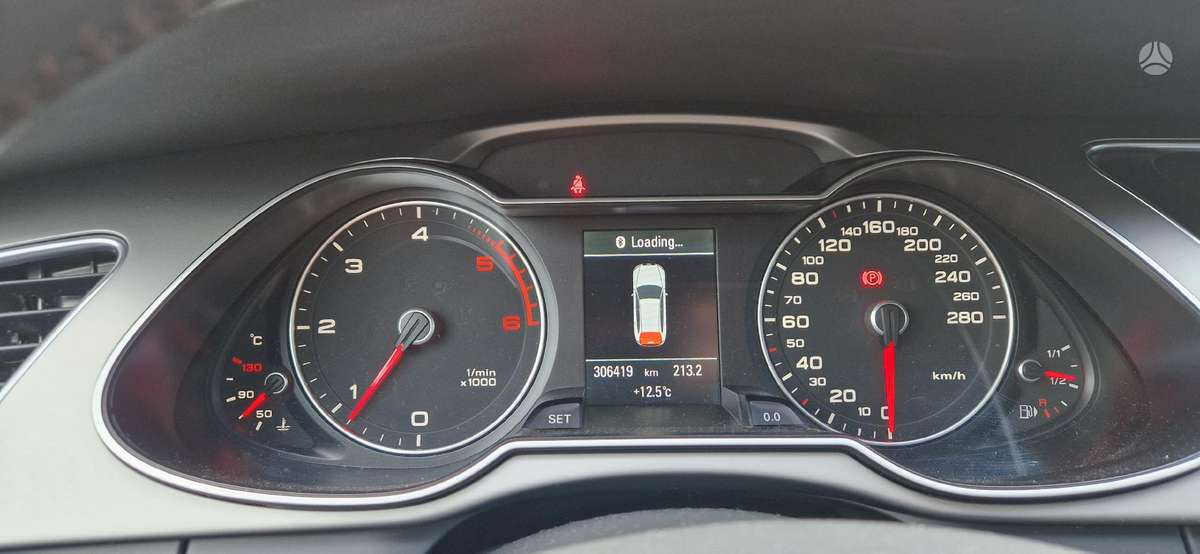 Audi A4 2012 — photo 8
