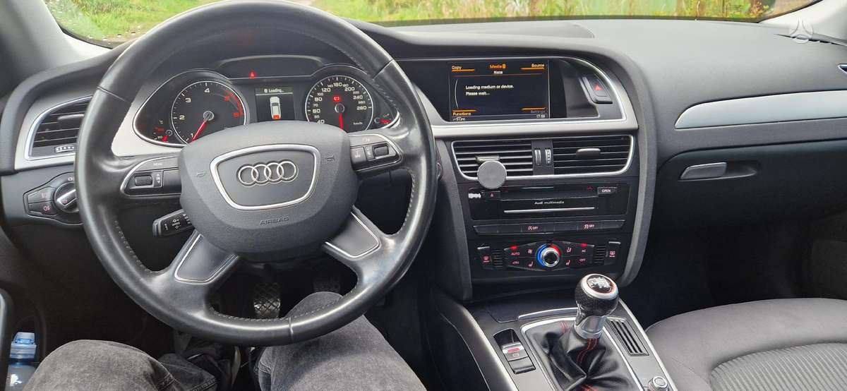 Audi A4 2012 — photo 9