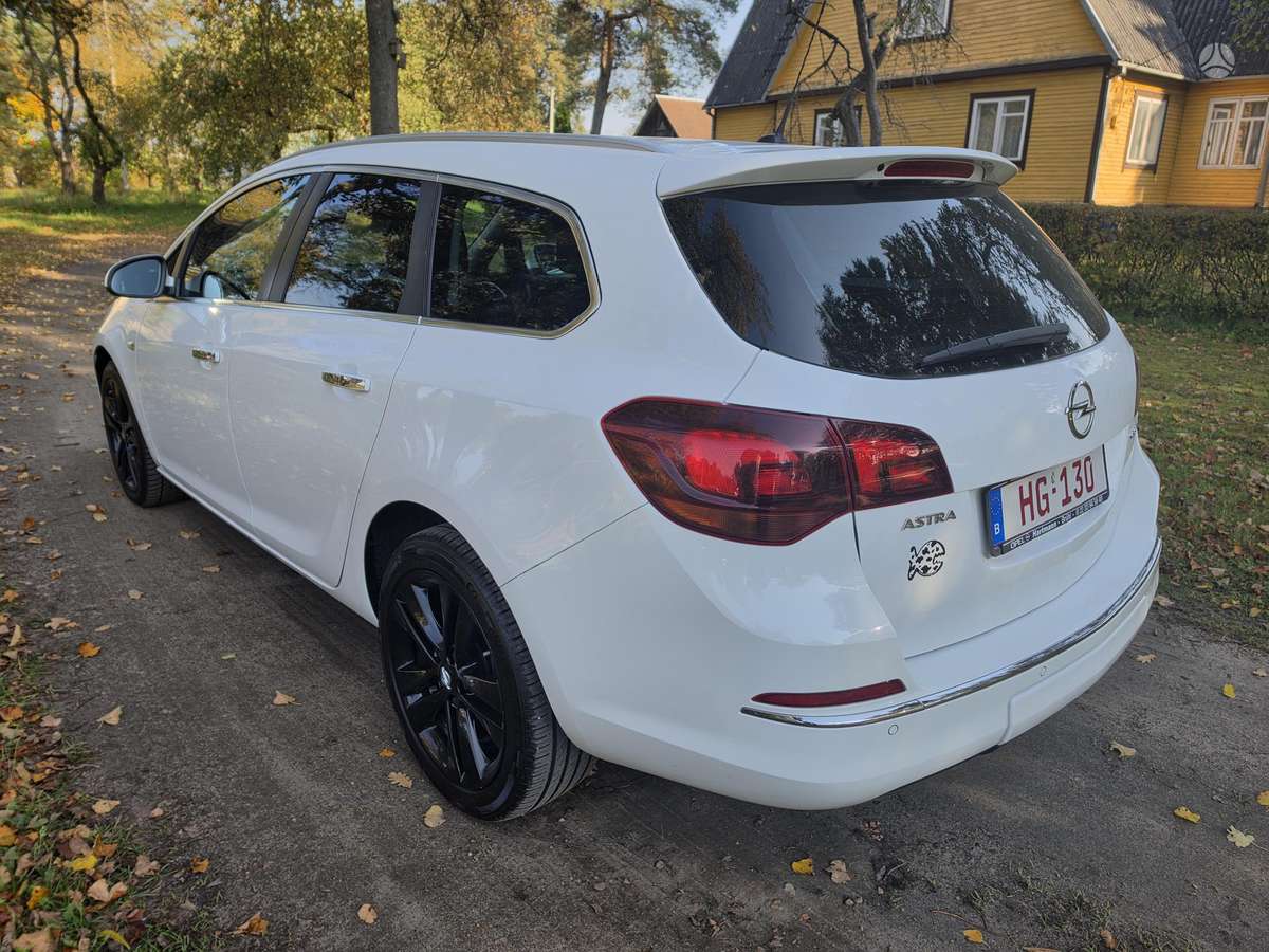 Opel Astra 2013 — photo 5