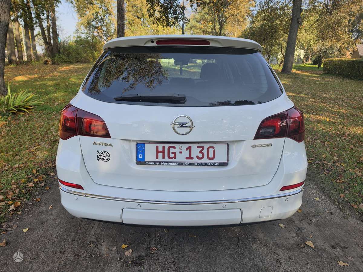 Opel Astra 2013 — photo 6