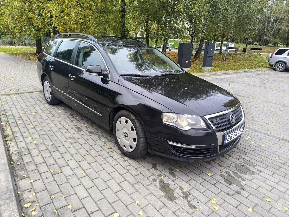 Volkswagen Passat 2009 — салон