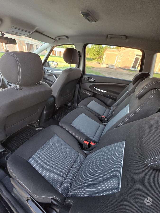 Ford S-MAX 2011 — photo 10