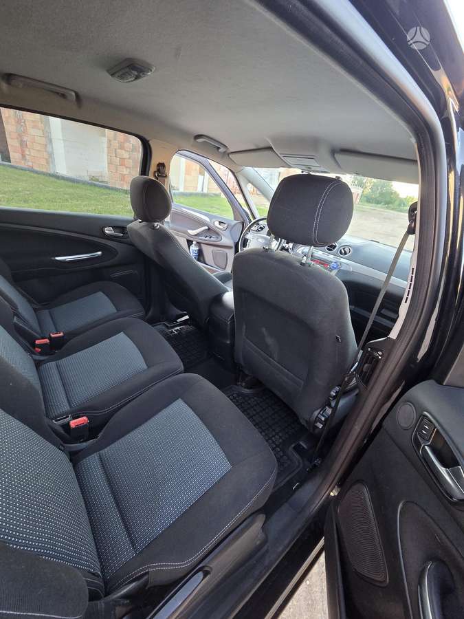 Ford S-MAX 2011 — photo 13
