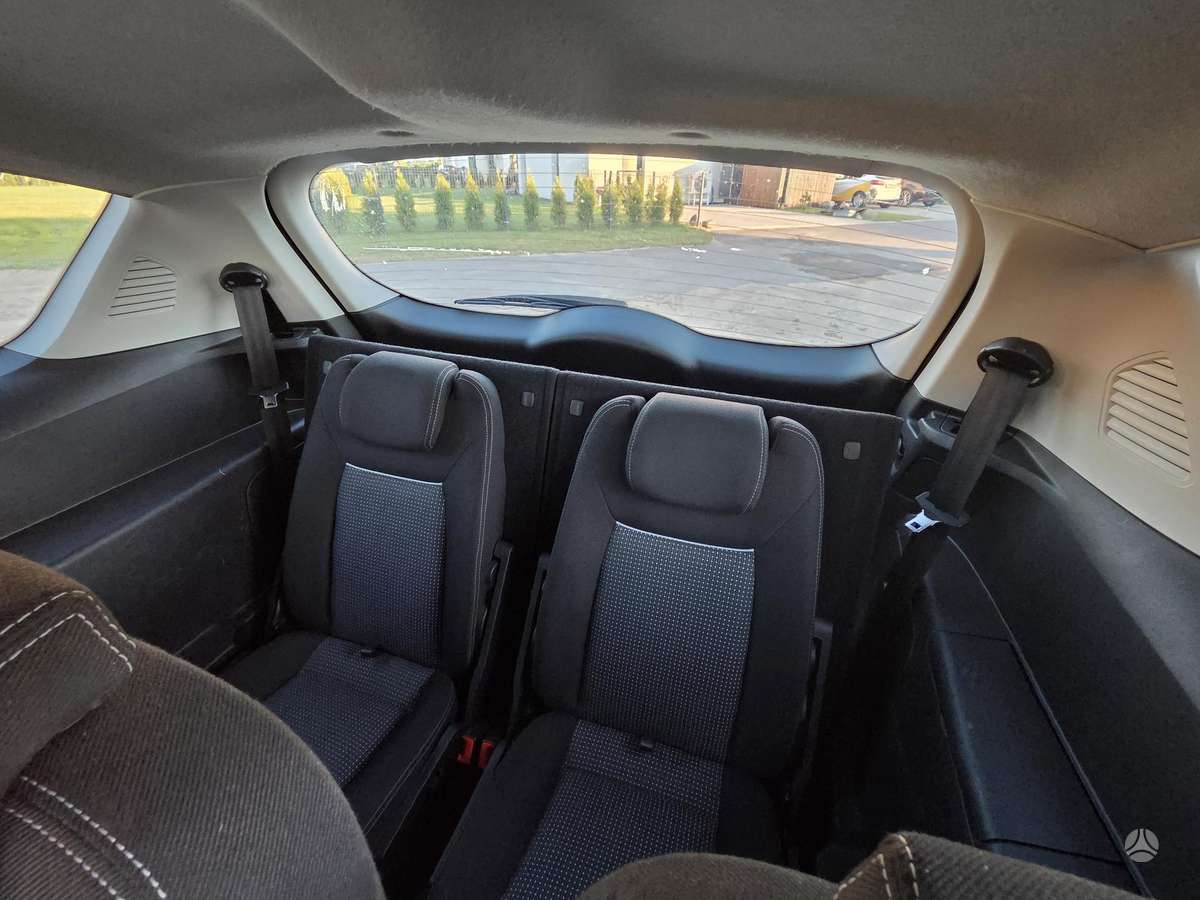 Ford S-MAX 2011 — photo 9