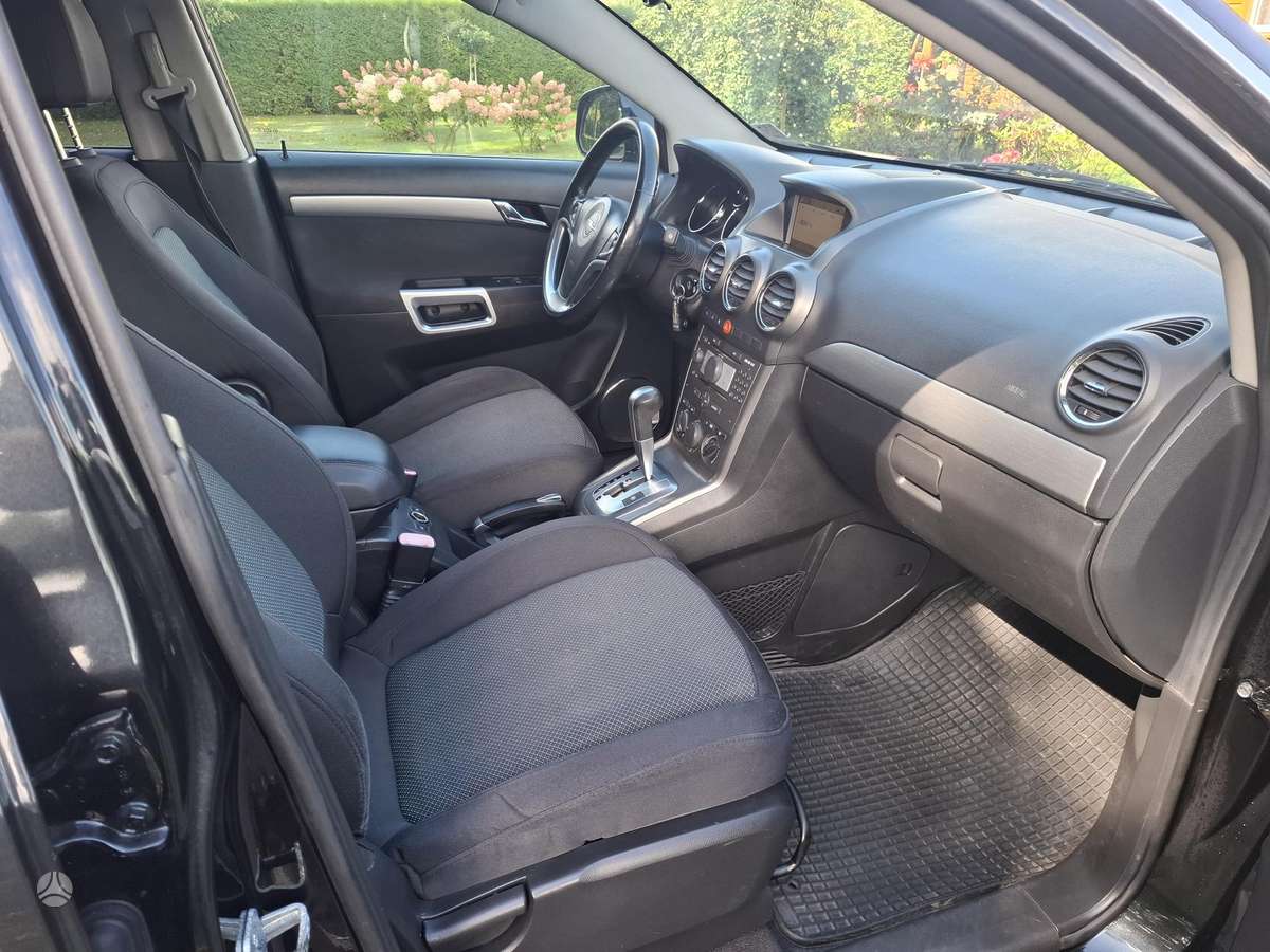 Opel Antara 2009 — photo 12