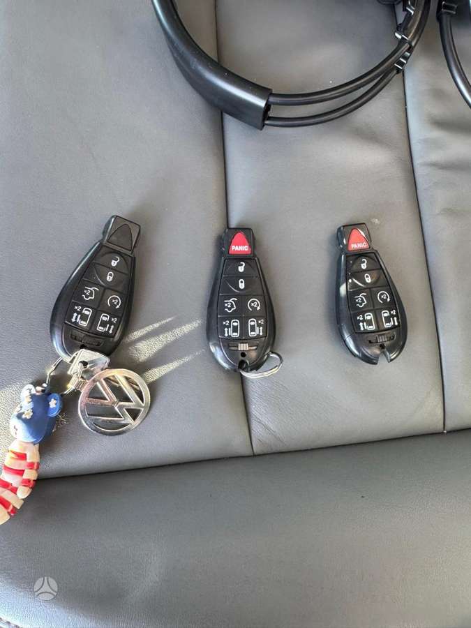 Volkswagen Routan 2009 — photo 26