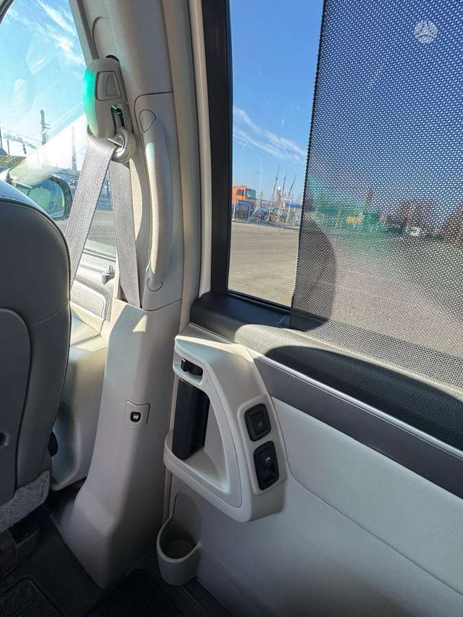 Volkswagen Routan 2009 — photo 9