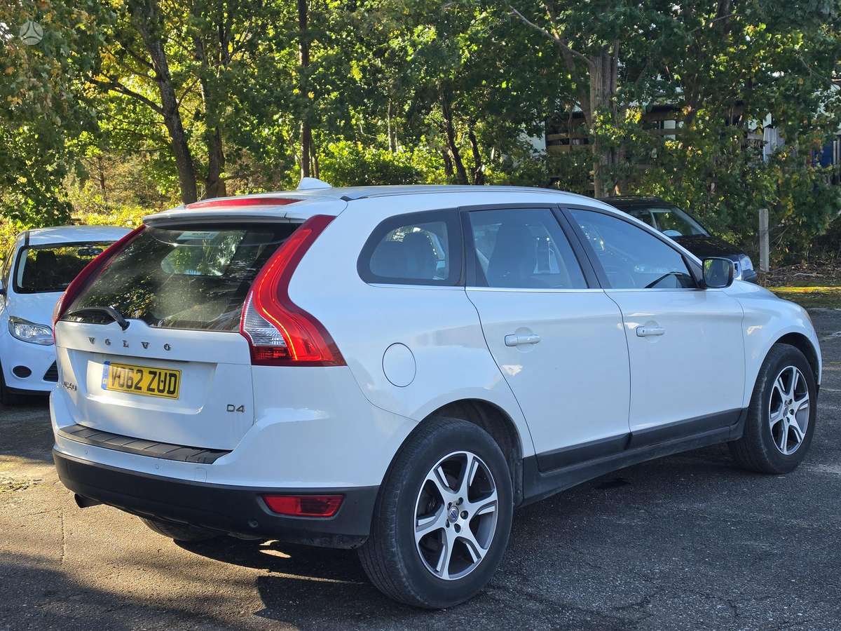 Volvo XC60 2012 — engine 1984 cm³, 163 HP (120kW)